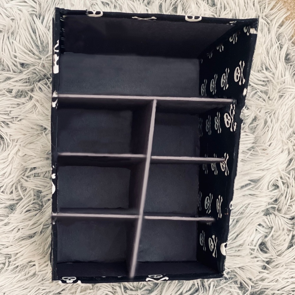 - Skull Storage 7 Sections Multipurpose - Unisex - image 2